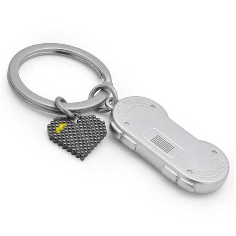 מחזיק מפתחות שלט משחק