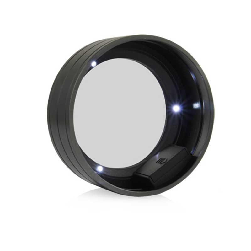 זכוכית מגדלת עם תאורה