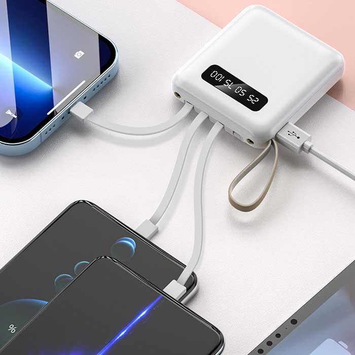 מטען נייד פאוורבנק 8,000mAh עם כבלים מובנים ופנס