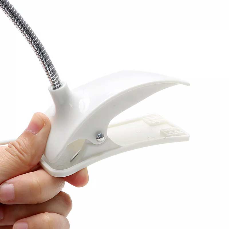 מנורת קליפס