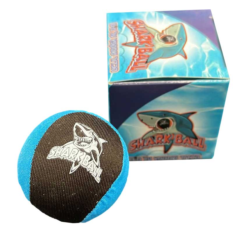 כדור קופץ במים