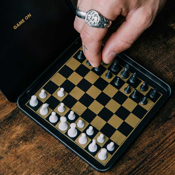 שחמט מגנטי לנסיעות