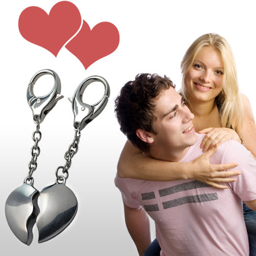 זוג מחזיקי מפתחות בצורת לב חצוי