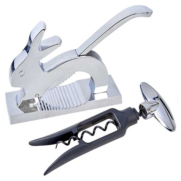 מפצח אגוזים ופותחן יין במארז חג