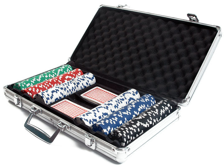 איך בוחרים מזוודת פוקר וצ׳יפים לבית: המדריך המלא לקנייה חכמה