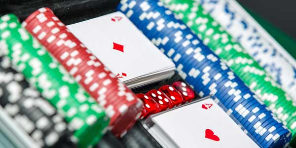 מזוודות פוקר - למה צריך לשים לב לפני שקונים