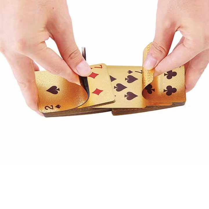 חפיסת קלפים בצבע זהב
