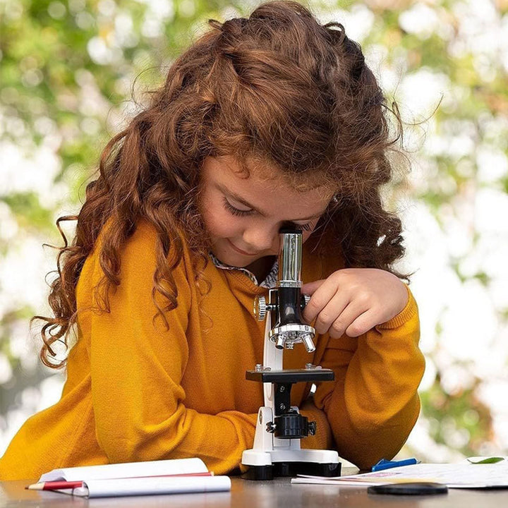 ערכת מיקרוסקופ מתכתי לילדים מבית Kon Tiki הגדלה עד X900 במזוודה קשיחה