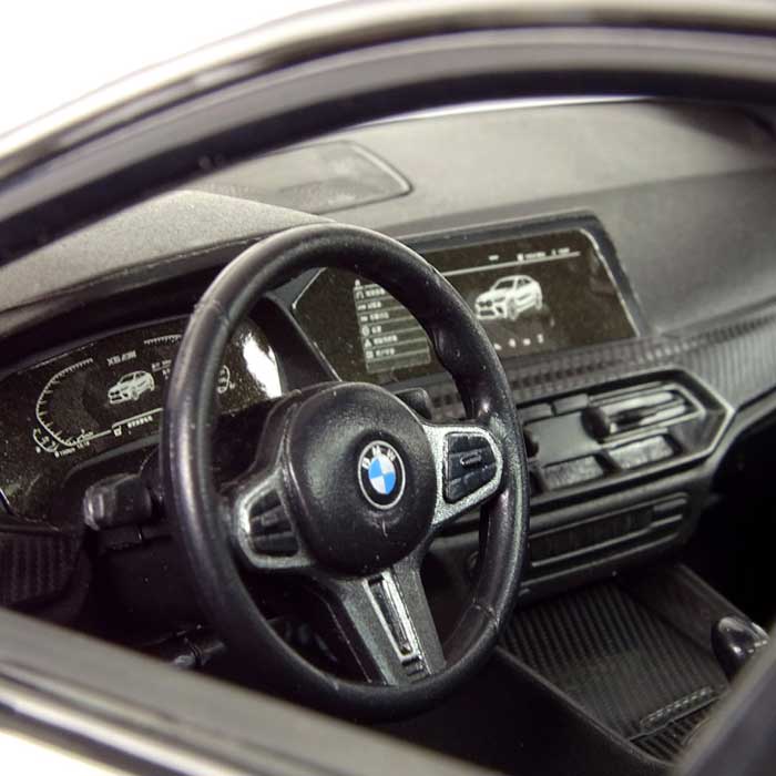 מכונית BMW X6 על שלט 1:14