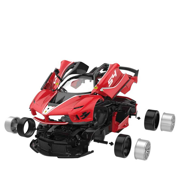 מכונית Ferrari FXXK Evo עם שלט להרכבה עצמית